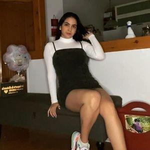 Meet your Posher, Carolina